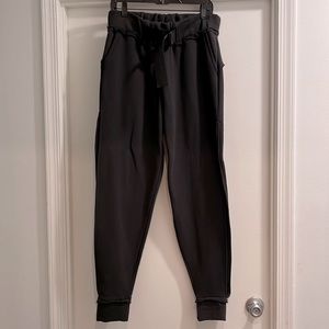 Ivy Park black sweatpants brand new no stains no odor size m